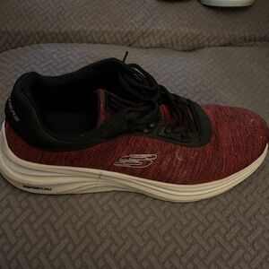 Skechers Men's Red and Black Sneakers